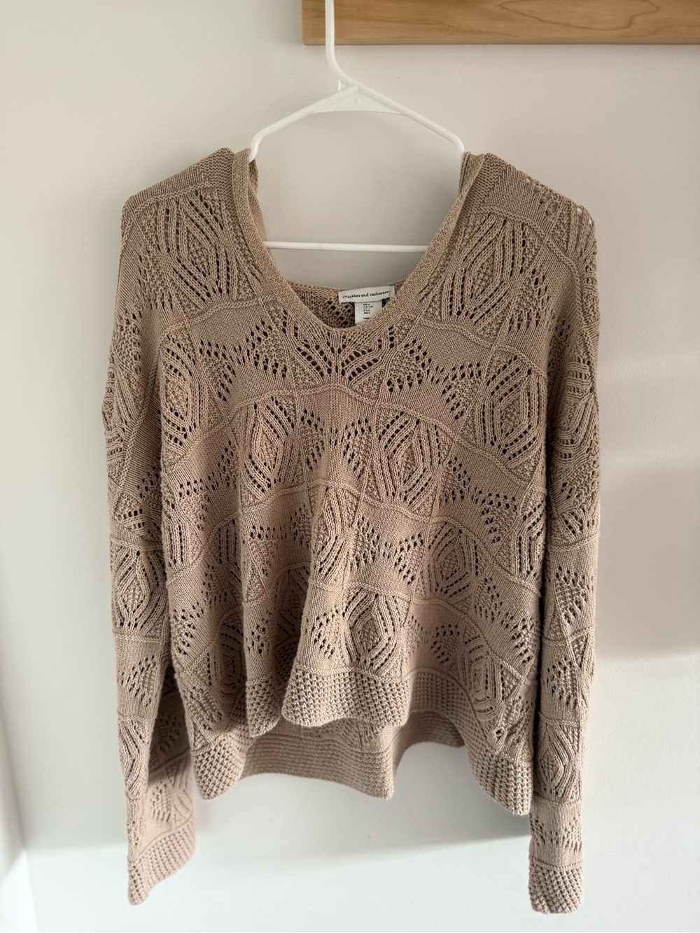 Cupcakes and Cashmere open-knit geometric stitch V-neck sweater Large